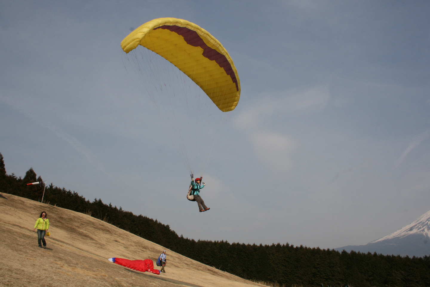 【静岡・パラグライダー】A級ライセンス取得コース!富士山を望みながら大空へ 【静岡・パラグライダー】A級ライセンス取得コース!富士山を望みながら大空へ