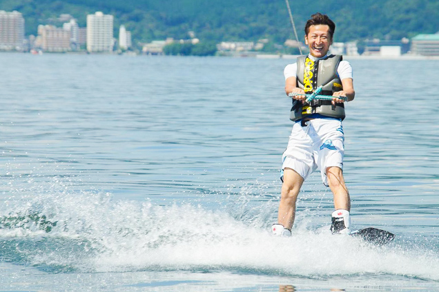滋賀・琵琶湖・ウェイクボード(体験時間・約15分〜20分)