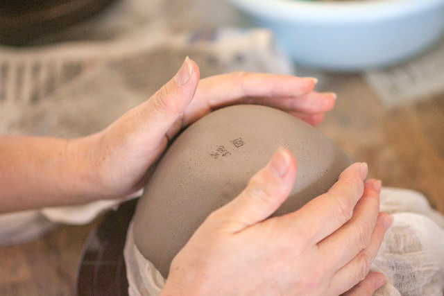 東京 ・ 国立 ・ 全2回たたら作り陶芸体験(成形~絵付け)(1回1.5時間) 東京 ・ 国立 ・ 全2回たたら作り陶芸体験(成形~絵付け)(1回1.5時間)