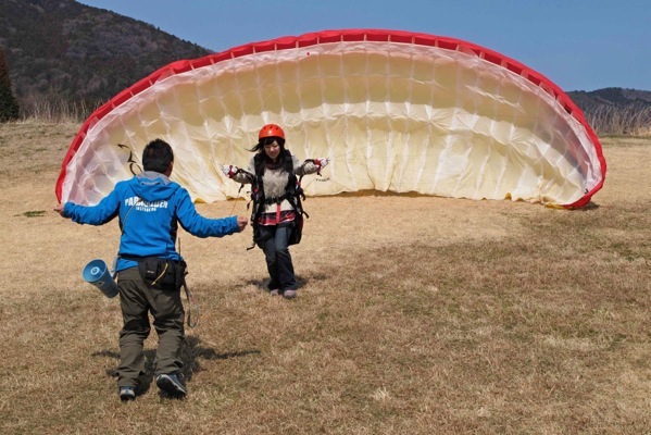 【期間限定ポイント10%還元！半日体験・初心者歓迎】人気コース！パラグライダーでふわっと浮遊体験 写真5