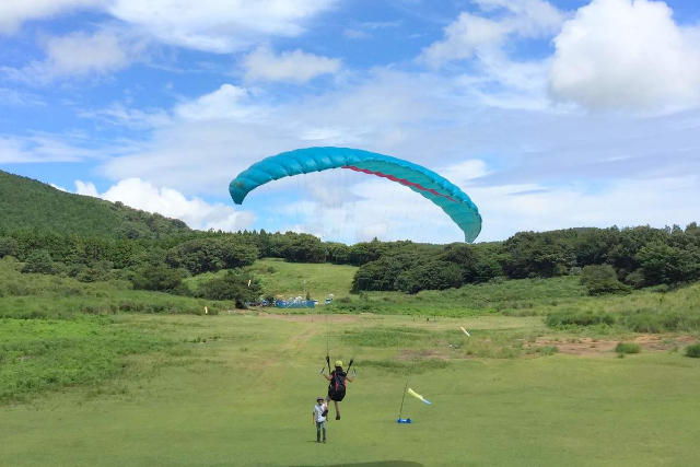 【静岡・パラグライダー】1日たっぷり空を飛んで、ストレス解消に！パラグライダー体験＆タンデムプラン（温泉チケット付） 写真6