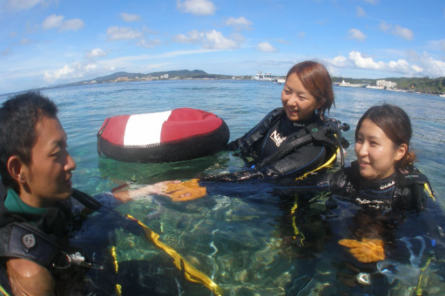 【沖縄・恩納村・体験ダイビング】青の洞窟ダイビング（追加費用一切なし） 写真5