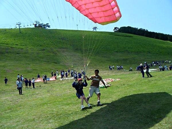 【兵庫県・神鍋高原・パラグライダー】当スクールの人気NO.1★パラグライダー体験飛行（1日）