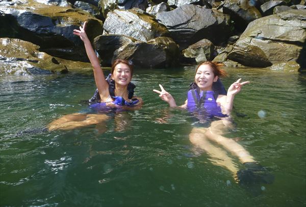 【西表島・カヌー】ピナイサーラの滝観光と由布島水牛車観光がセットに！西表島満喫プラン 写真4