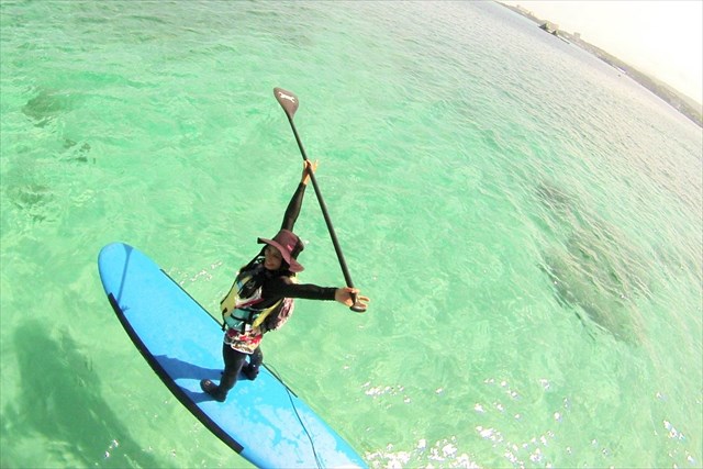 【沖縄・恩納村・SUP】SUP＆海中観察＆貝殻集め（90分） 写真6