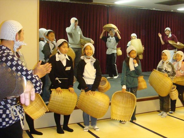 【どじょうすくい体験】イベントに引っ張りだこの主人が伝授します！ 写真2