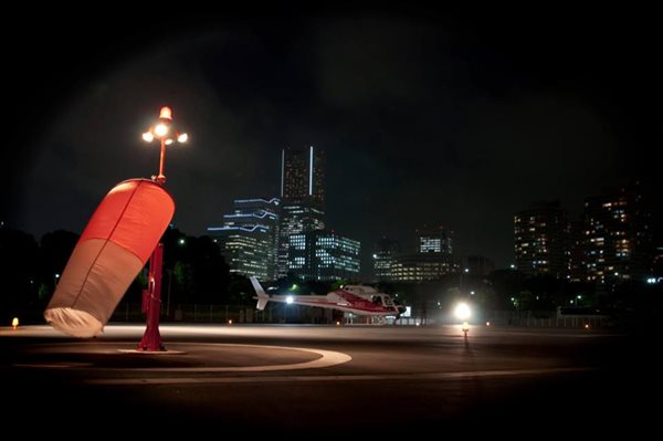【GOLD 10分】 日没後フライト。夜景きらめく横浜の空へ 写真3