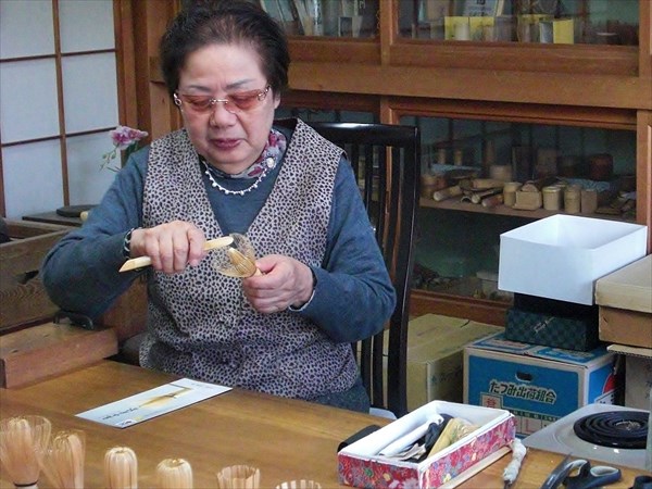 【茶筌作り体験】500年の伝統の技を体感、茶筌作り（茶室でのお抹茶・お菓子つき） 写真2