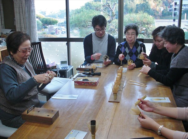 【茶筌作り体験】500年の伝統の技を体感、茶筌作り（茶室でのお抹茶・お菓子つき） 写真7