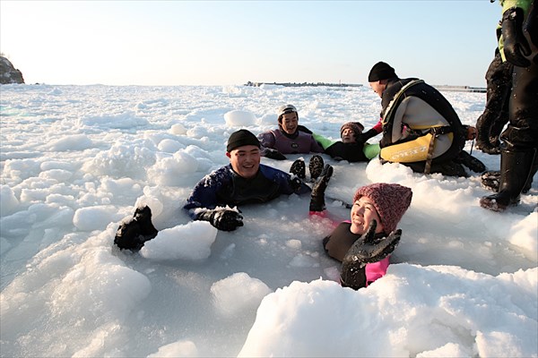 【 流氷遊ウォーク 】流氷の海を楽しもう！経験豊富なガイドが案内します 写真4