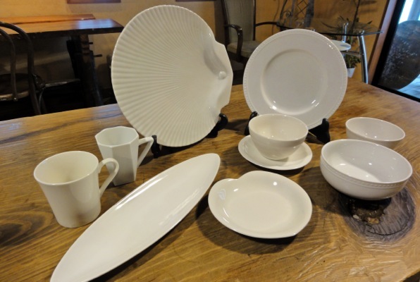 誰でも本格的な模様の陶器を作れる！ポーセリンアート体験 写真4