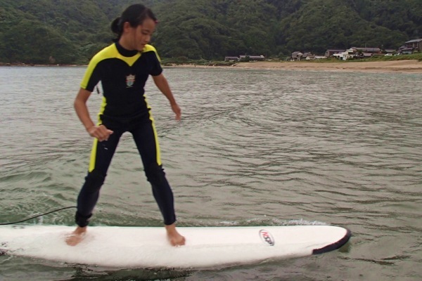 【鳥取・サーフィン体験】小学3年生からOK！浦富海岸でサーフィン体験 写真4