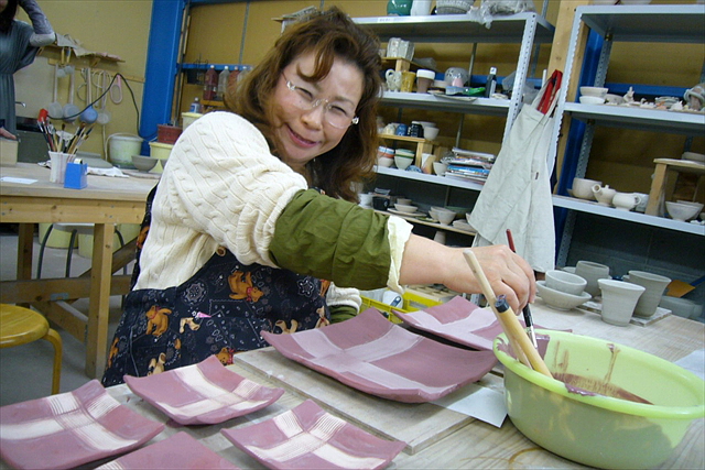 【岐阜・陶芸体験】自由自在に好きな作品を！手びねりでオリジナル陶器を作ろう 写真4