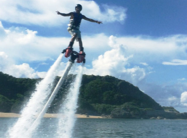 沖縄のフライボードの予約 日本旅行 オプショナルツアー アクティビティ 遊びの体験予約 沖縄のフライボードの予約 日本旅行 オプショナルツアー アクティビティ 遊びの体験予約