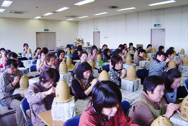 【佐賀県武雄・陶芸・ランプシェード彫り】デザイン100以上！自分だけの明かりを灯そう 写真6