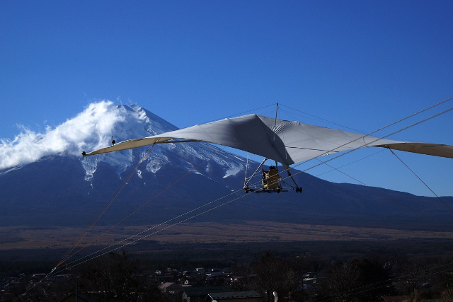 【期間限定ポイント10%還元！ハンググライダー・トーイング体験】富士山をのぞみながら、安心して飛行体験！ 写真6