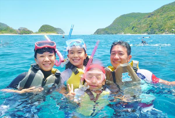 ケラマの海をウミガメと泳ごう！2つのポイントを巡るシュノーケリング 写真5