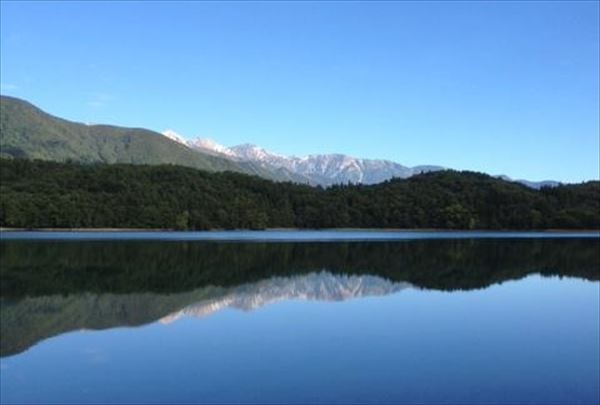 【長野・大町市・SUP】長野県で一番の透明度を誇る青木湖で、初めてのSUP体験。水上散歩を満喫！（2時間） 写真8