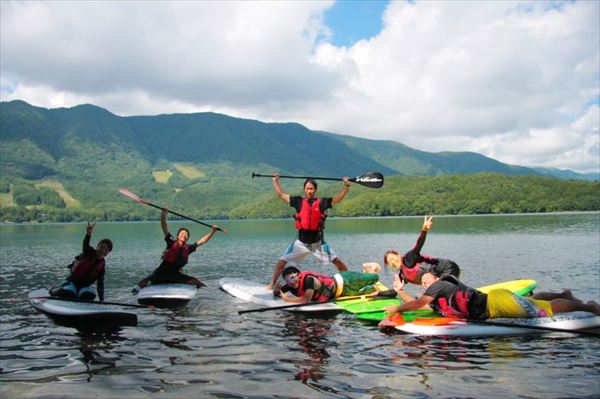【長野・大町市・SUP】長野県で一番の透明度を誇る青木湖で、初めてのSUP体験。水上散歩を満喫！（2時間）