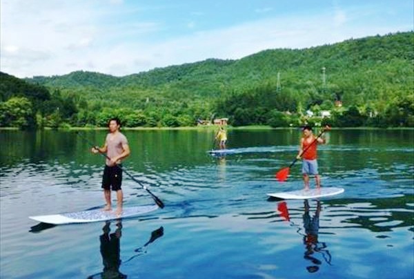 【長野・大町市・SUP】長野県で一番の透明度を誇る青木湖で、初めてのSUP体験。水上散歩を満喫！（2時間） 写真6