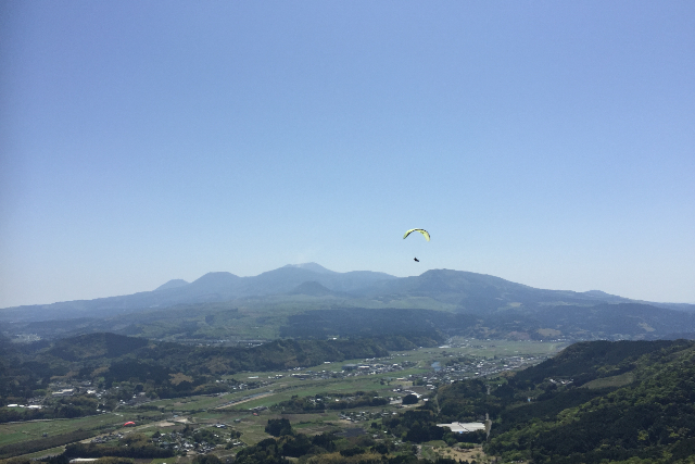 【鹿児島・パラグライダータンデム】霧島を望む絶景フライト！大空へ羽ばたこう！ 写真7