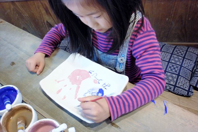 東京・深大寺・手びねり陶芸 or 絵付けでお子さまの手形・足形を残そう（約20分） 写真6