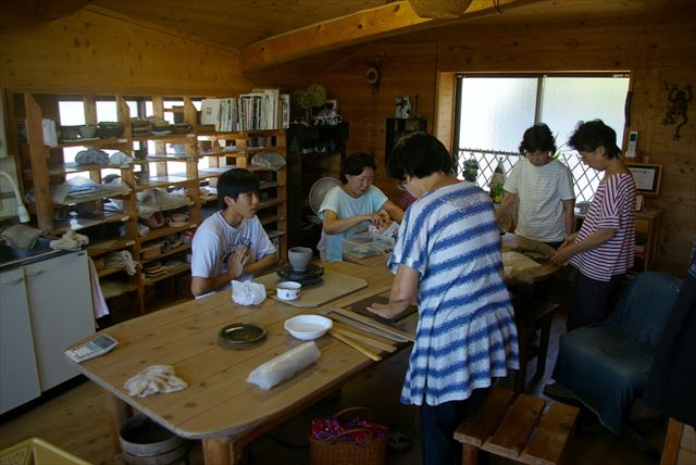 【期間限定ポイント10%還元！神奈川県藤沢・全3回】成形・削り・施釉の工程を楽しもう！魅力たっぷり陶芸体験 写真2