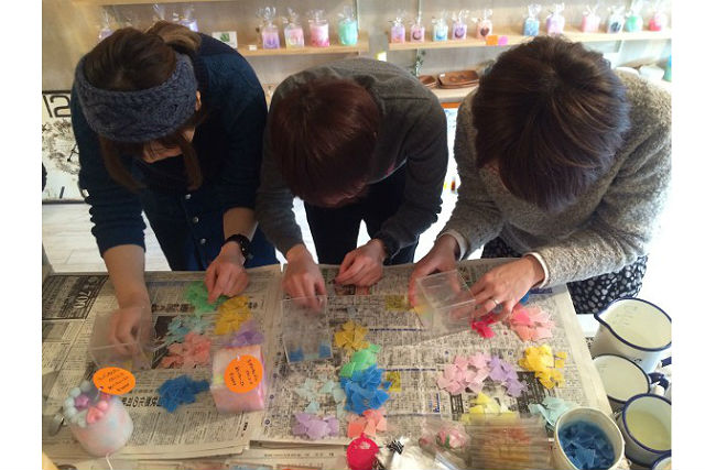【愛知県名古屋市・キャンドル作り体験】まるでアート！モザイク風キャンドルを作ろう 写真5