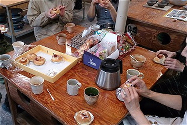 【陶芸・手ろくろ・一日体験教室】陶芸工房「ぷらゆす」で自分だけの作品をつくろう！ 写真6