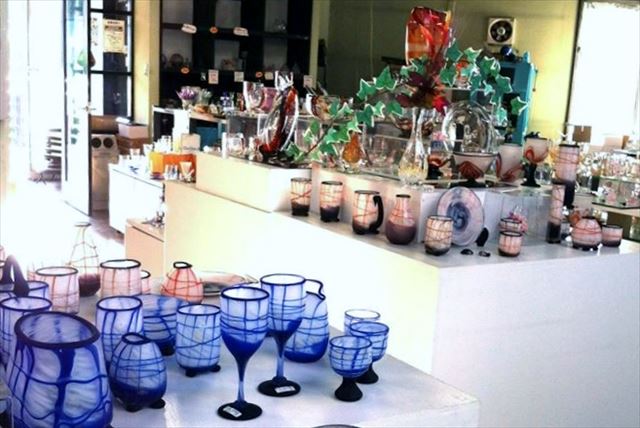 【北海道小樽・吹きガラス体験】初めての方でも器を作ることができる！小樽の工房で吹きガラス体験 写真6