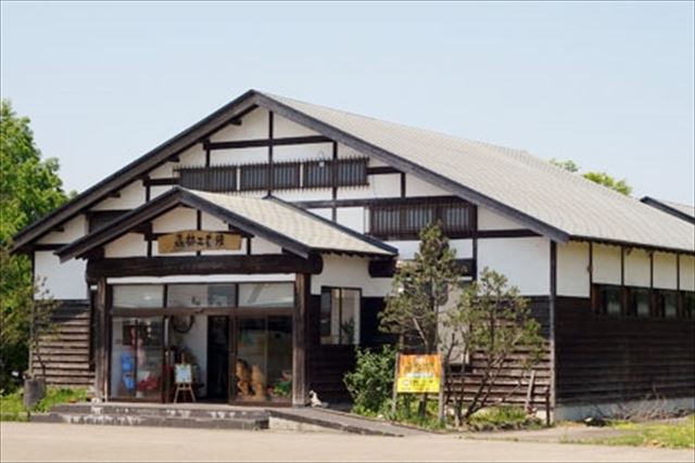 【秋田・田沢湖・陶芸体験】手びねりでお子様も楽しめる！自由自在にイメージを膨らませて作ろう 写真2