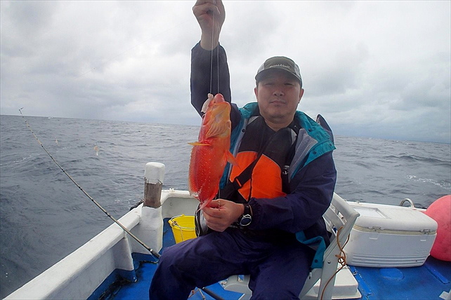 【沖縄・海釣り体験】短時間でどんどん釣れてお子様・女性も大はしゃぎ！海釣り体験 写真5