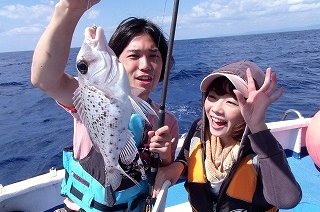 【沖縄・海釣り体験】短時間でどんどん釣れてお子様・女性も大はしゃぎ！海釣り体験 写真4