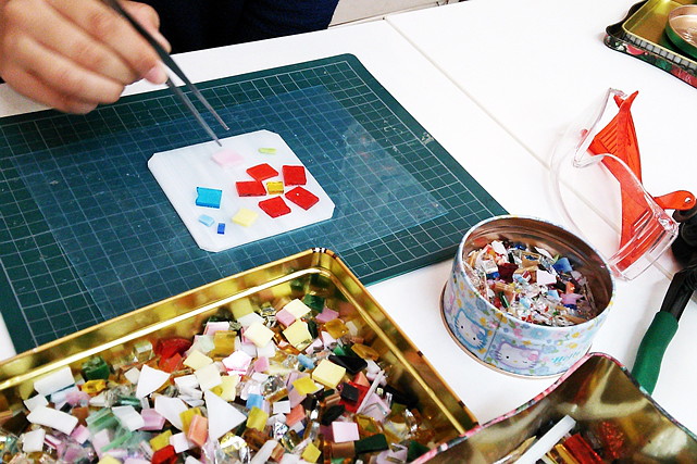 【島根・手作り】ガラスで絵を描くように、オリジナルのパネルを作ろう！ 写真2