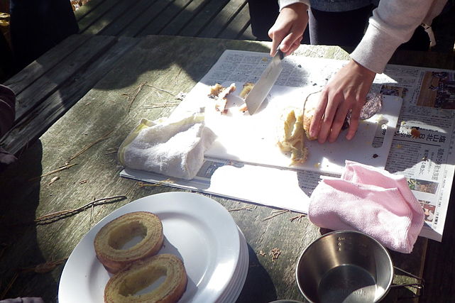 【山梨河口湖・料理体験】くるくる回すのが楽しい！焚火でバウムクーヘンを作ろう 写真6