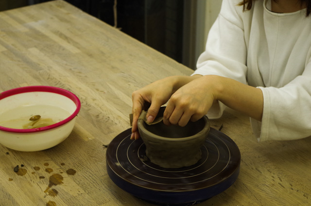 陶芸・手びねり体験【飯碗作り＆湯呑み絵付け】 写真4