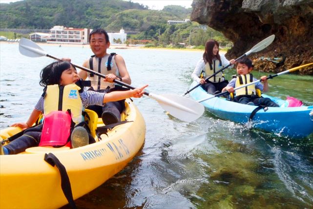 【沖縄・恩納村・シーカヤック】A：カヤックと青の洞窟シュノーケルの冒険（3時間） 写真3