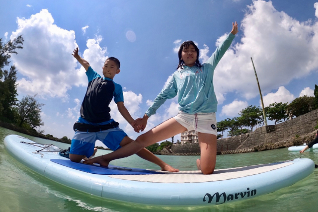 【宮古島・SUPヨガ】綺麗な宮古島の海の上でSUPヨガにチャレンジ。大自然の中で心身を解き放とう！初心者歓迎！ 写真8