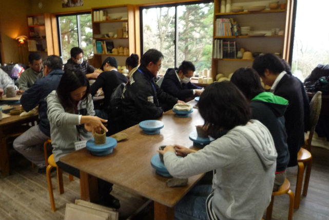 【静岡県・陶芸体験】人気のリゾート伊豆高原大室山麓で、自由に楽しめる手びねり陶芸体験！ 写真5