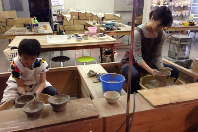 【滋賀県甲賀市・陶芸体験・電動ろくろ】繊細な器を作ろう！電動ろくろにチャレンジ 写真3
