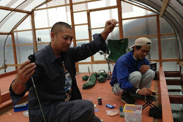 【長野県・釣り体験】 ドーム型ボートで、寒い冬でも快適！ワカサギ釣り・新鮮な食事を楽しもう！ 写真3