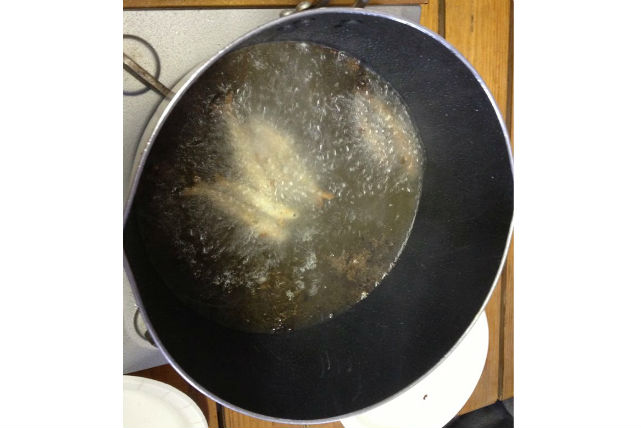【長野県・釣り体験】 ドーム型ボートで、寒い冬でも快適！ワカサギ釣り・新鮮な食事を楽しもう！ 写真6