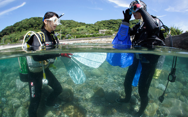 【初めてならこれ！】☆足がついて安心な海岸からスタートのダイビング体験☆1DIVEプラン☆カップルやファミリーにお勧めな記念写真撮影サービス付き 写真6
