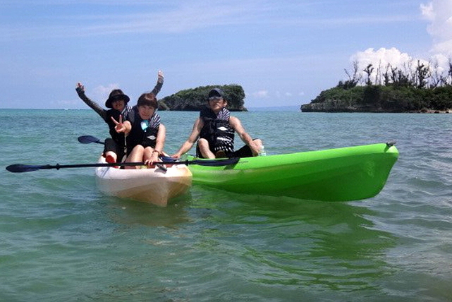 【沖縄・やんばる・シーカヤック・1時間】今帰仁ブルーの海で、熱帯魚やサンゴ礁と出会う！ 写真4