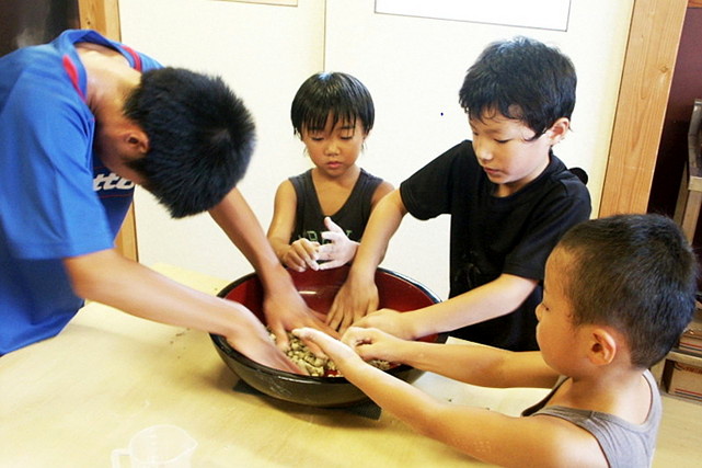 【加賀・そば打ち】文化の香りただよう木造校舎で、そば打ち体験を！