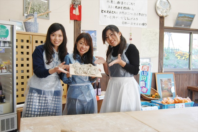 【佐賀県佐賀市・そば打ち体験】本格的なそば打ちのそばに舌つづみ 写真7