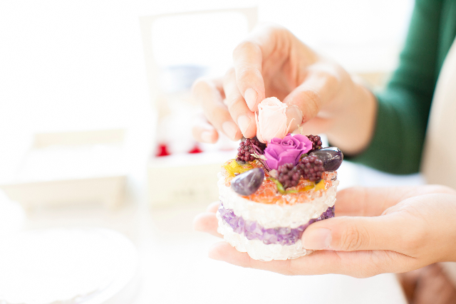 【大阪・プリザーブドフラワー】花とパワーストーンを合わせたプリパワー体験 写真2