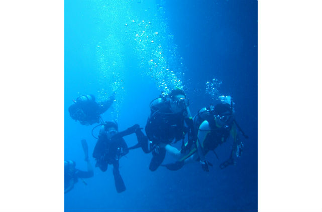 【沖縄・伊江島・体験ダイビング】初心者大歓迎！魚と一緒に、フリーな気持ちで海を楽しもう！ 写真7