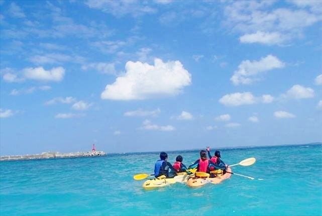 【宮古島・伊良部島・青の洞窟ツアー】伊良部島の「元祖・青の洞窟」と「神秘の洞窟」を満喫（ グラスボート＆シーカヤック＆シュノーケルで大冒険） 写真4