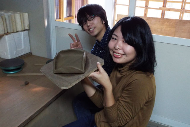 【兵庫・陶芸】手びねり1kgコース！たっぷり粘土を使って、夫婦茶碗やペアカップが作れます 写真4